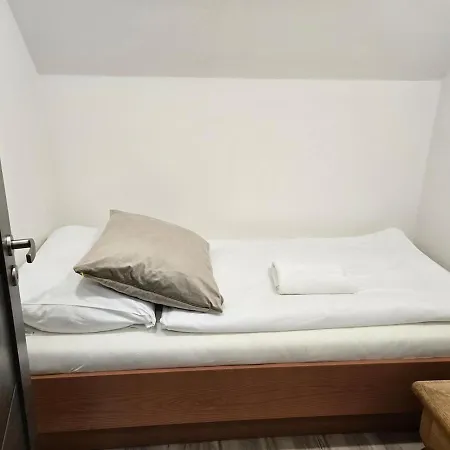 Gočár Eliška Kamenicky Senov